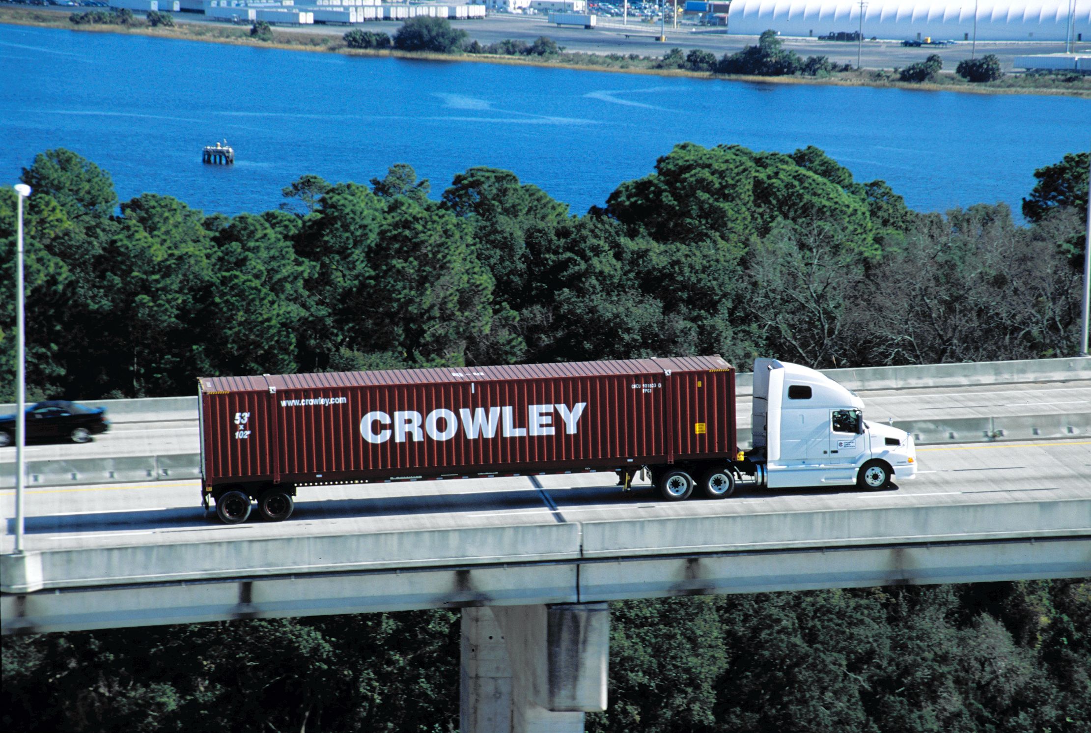CM_LinerServices_53-foot102-inch-wideContainers_Truck032
