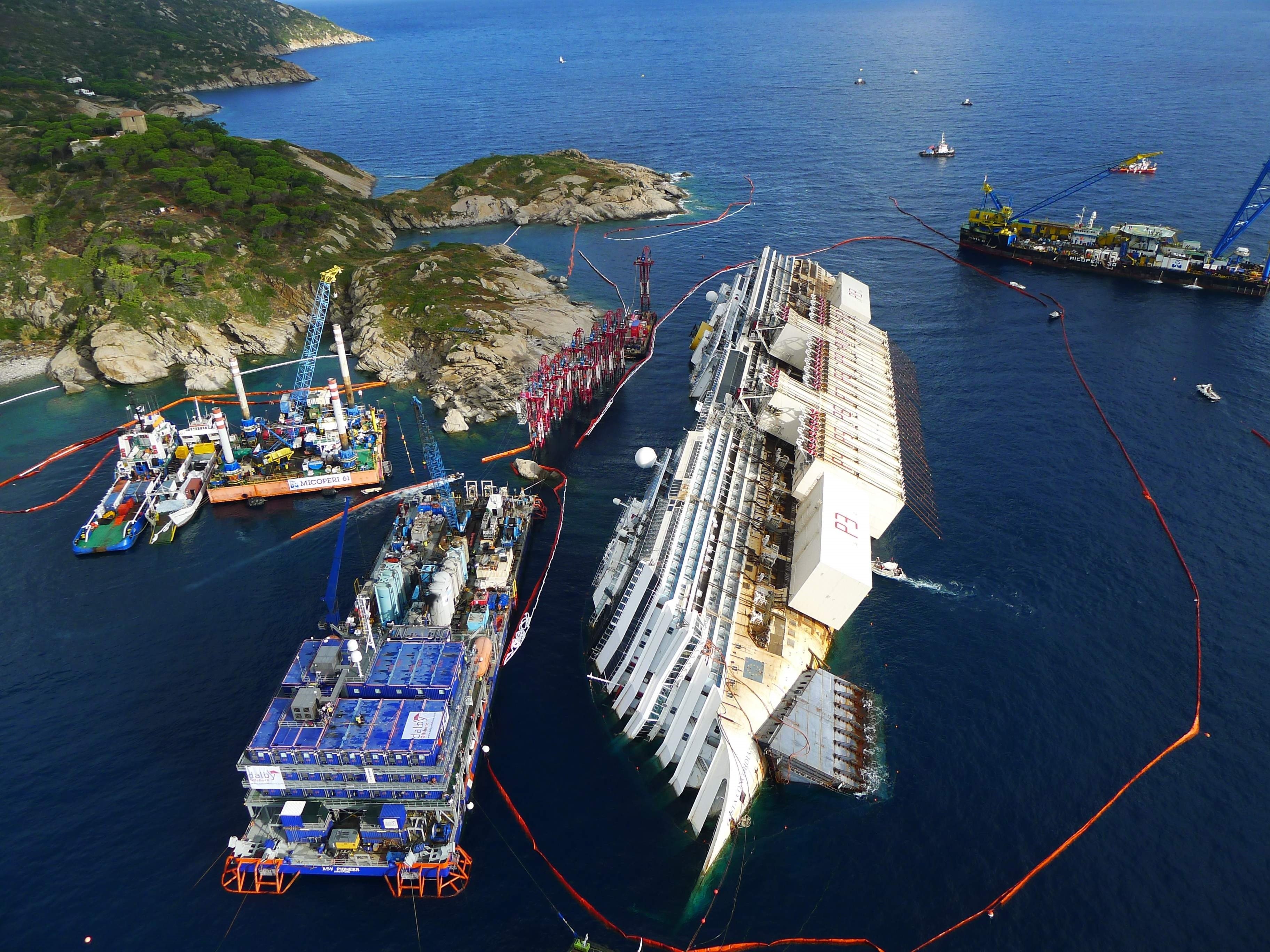 TS_CostaConcordia_looking north 1 (2)